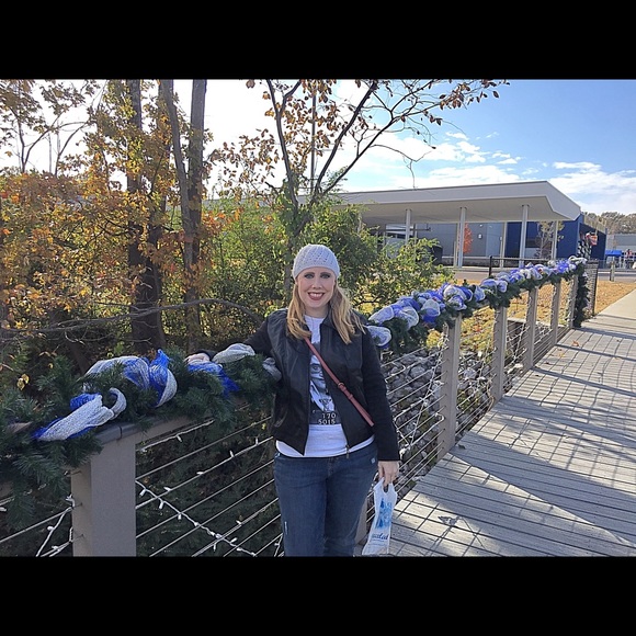 Meet your Posher, Jessica - Picture 1 of 1